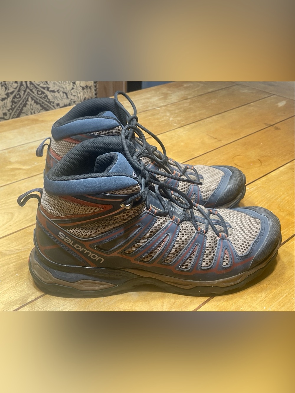 Salomon X Ultra Mid Aero Hiking Boot Size 11.5